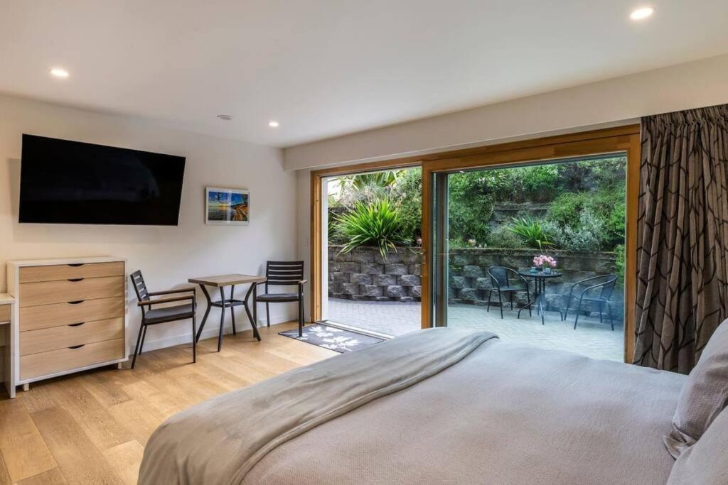 The Fantail Couples Retreat Apartment Kinloch